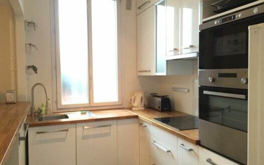 Grand studio meublé
