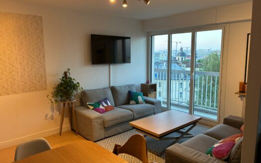 Appartement meublé 4 pièces – Vue panoramique, balcon, box – Paris 13ᵉ Salpêtrière